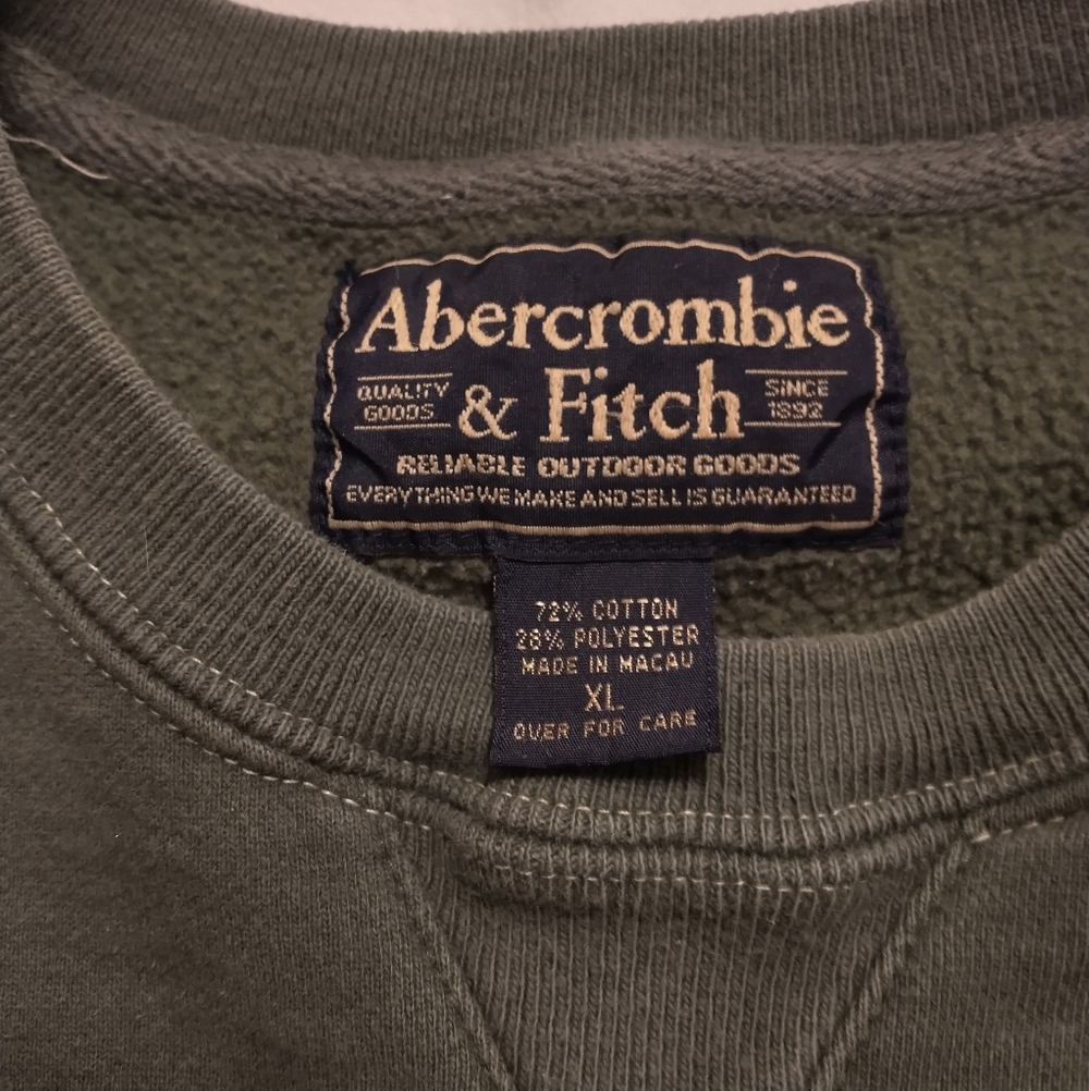Abercrombie & Fitch Men's Green XL Sweatshirt. - Picture 2 of 8